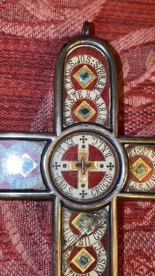 Multi Cross - Reliquary Relics : Relic Of The True Cross, St. Joseph, St. Maria, Ex Ossibus St. Sophia, St. Ant. Padua, St. Carolus Borr. Etc. en Brass / Glass, Belgium 19 th century ( Anno 1825 )