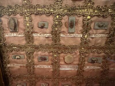 Multi Reliquary  en Wood / Fabrics / Glass, Italy  18 th century ( Anno 1765 )