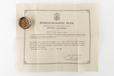 Multi Reliquary Ex Ossibus Relics : S. Agnes,  S. Cecilia, S. Scholastica,S. Petronilla. With Original Document    en Brass / Glass / Wax Seal, Gent - Belgium  19 th century ( Anno 1869 )