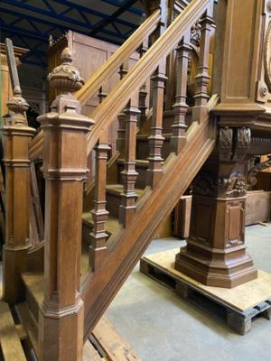 Exceptional Pulpit  style Neo Classicistic en Solid Oak wood Multiple hand - carved elements, Belgium 19 th century