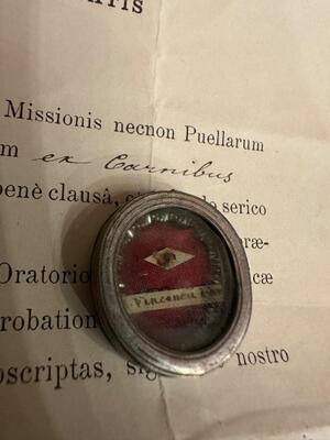 1  Reliquary - First Class Relic Ex Carne St. Vincentius A Paulo With Document