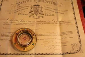 Reliquary / Relic. Ex Camisia Beate Maria V. Original Document. en Brass, Italy 19th century