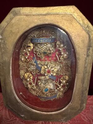 Reliquary - Relic Ex Ossibus Relics St. Clemens M. St. Reparata M. St. Fausti M.  en Monastery Hand - Work / Wood / Glass / Fabrics, Northern Italy 18 th century ( Anno 1785 )