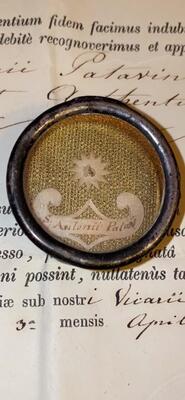 Reliquary - Relic Ex Veste St. Anthony Of Padua With Original Document en Brass / Glass / Wax Seal, Mechelen - Belgium  19 th century ( Anno 1847 )