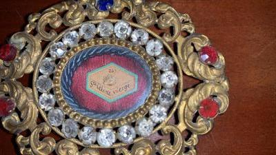 Reliquary - Relic St. Celine V. No Document en Brass / Glass / Stones / Originally Sealed, France 19th century ( anno 1875 )