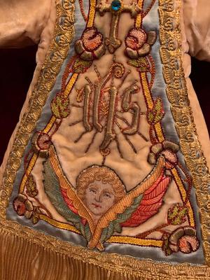 Robe For Child Jesus  en Embroidery - Brocade, Belgium 19th century ( anno 1850 )