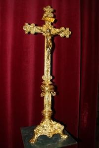 Altar - Cross Polished And Varnished. Weight 5.7 Kgs. style Romanesque en Bronze, France 19th century