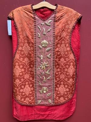 Chasuble Maison J.A. Henry  style Romanesque en hand embroidered / Fabrics, Lyon France 19th century ( anno 1890 )