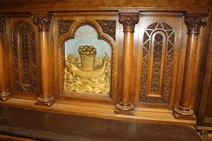 Communion - Kneeler. Origine Tichelchurch Amsterdam. Atelier Bokhoven.  style Romanesque en hand-carved wood oak / polychrome, Dutch 19th century