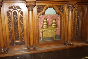 Communion - Kneeler. Origine Tichelchurch Amsterdam. Atelier Bokhoven.  style Romanesque en hand-carved wood oak / polychrome, Dutch 19th century