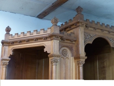 Confessional  style Romanesque en Oak wood, Belgium 19th century ( anno 1890 )