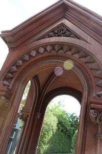 Exposition - Chapel style Romanesque en Oak wood, Belgium 19th century