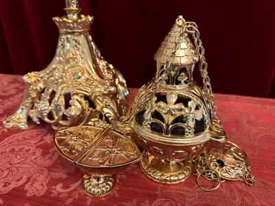 Censer-Stand  Complete With Censer And Boat  style Romanesque - Style en Brass / Bronze / Polished and Varnished, Belgium  19 th century ( Anno 1875 )