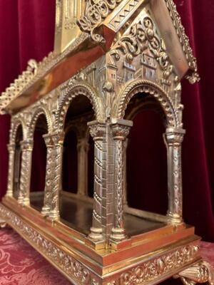 Exceptional Large Reliquary style Romanesque - Style en Bronze / Polished and Varnished, France 19 th century ( Anno 1865 )