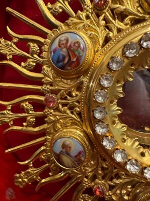 Monstrance With Original Case & Lunula style Romanesque - Style en Brass / Gilt / Enamel Medallions / Stones, France 19 th century ( Anno 1875 )