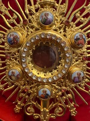 Monstrance With Original Case & Lunula style Romanesque - Style en Brass / Gilt / Enamel Medallions / Stones, France 19 th century ( Anno 1875 )