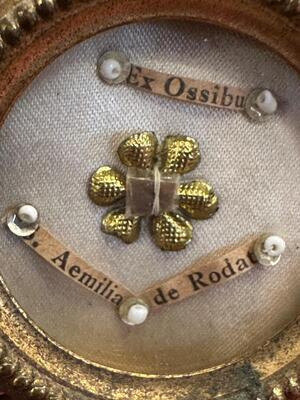 Reliquary - Relic Ex Ossibus Ex Ossibus St. Aemilia De Rodat  style Romanesque - Style en Brass - Gilt / Stones / Originally Sealed, France 19 th century ( Anno 1865 )