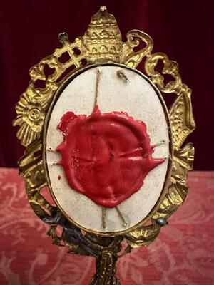 Reliquary - Relic Ex Ossibus St. Eustella style Romanesque - Style en Brass - Gilt / Stones / Originally Sealed / Glass, France 19 th century ( Anno 1890 )
