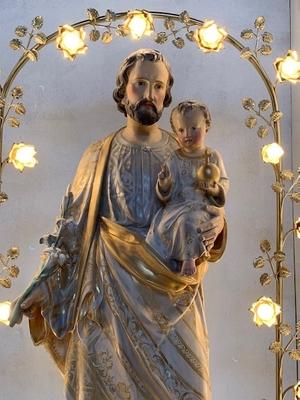 Rose - Bow With St. Joseph Statue. Height Joseph : 145 Cm. en Brass / Polished / New Varnished / Plaster Polychrome, Belgium and France 19th century