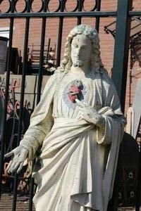 Sacred Heart Statue. Cast Iron. en Cast Iron, France 19th century