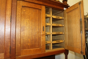 Sacristy Credens Cabinet en Oak wood, Belgium 19th century