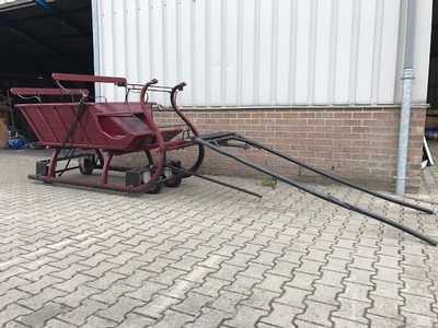 Sleigh en  TOTALLY HAND-MADE / HAND-FORGED / Wood, Slowakia 19th century