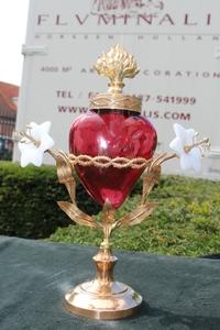 Small Standing Sanctuary en Brass / Gilt / Glass / Porcelain, Belgium 19th century