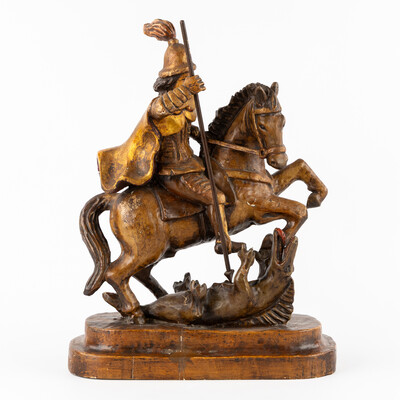St. George Sculpture en Wood,