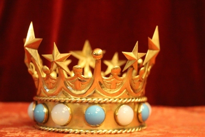 St. Mary Crown en Brass polished Gem Stones, France