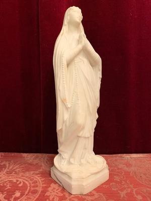 St. Mary Lourd Statue en Alabaster / Marble, Belgium 19th century