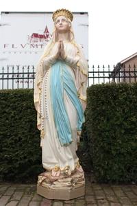 St. Mary Lourdes Statue en Terra-Cotta polychrome, France 19th century