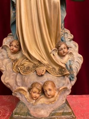 St. Mary Statue en Plaster polychrome / Glass Eyes / Wooden Base, Olot Spain 19 th century ( Anno 1890 )