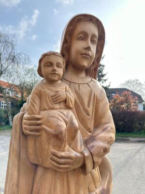 St. Mary With Child  en Hand - Carved Wood , 20 th century ( Anno 1950 )