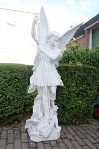 St. Michael Statue en Terra-Cotta, France