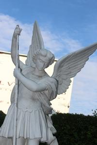 St. Michael Statue en Terra-Cotta, France