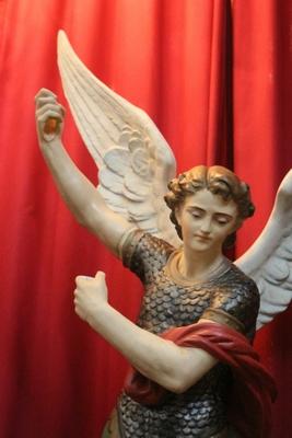 St. Michael Statue en plaster polychrome, France 19th century ( anno 1890 )