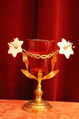 Standing Sanctuary Lamp en Brass / Gilt / Porcelain Lilies / Glass, France 19th century