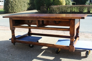 Table en Oak wood, England 19th century