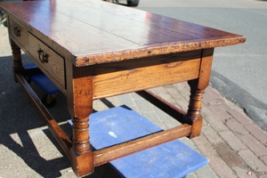 Table en Oak wood, England 19th century