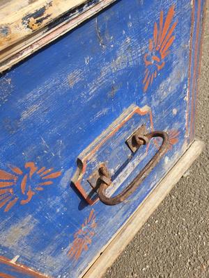 Trunk en Wood Polychrome, Hungary 19 th century