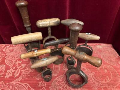 10  Die Cutting For Hosts / Museum Pieces