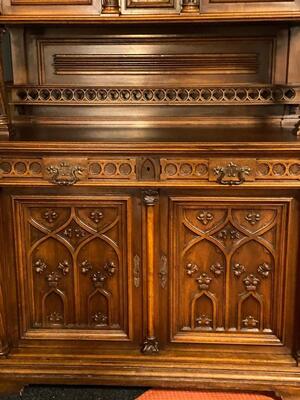 Dining Room  style Gothic - Style en Walnut wood / Glass / Leather, France 19 th century