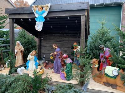 Nativity Set Suitable For Outdoor en Resin, 20th century