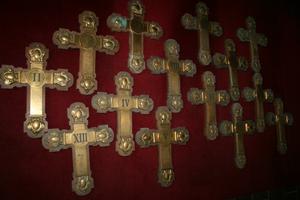 Complete Series Of 14 “Cross-Stations” Of The Cross en Brass / Oak, Netherlands  19 th century ( Anno 1890 )