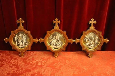 Stations Of The Cross  style Gothic - style en Painted on Porcelain Oak Frames, France 19th century (1902)