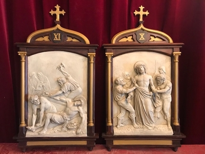 Stations Of The Cross Complete Set style Gothic - style en plaster polychrome / Wooden Frame, France 19th century ( anno 1875 )