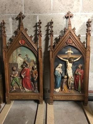 Stations Of The Cross. Signed  : Henri Gerard Namur Belgium style Gothic - style en Oak Wooden Frames / Wood Pap Reliefs, Namur Belgium 19th century