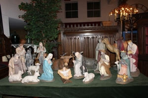 Complete Nativity Scene. Height 62 Cm ! en Composite Stone Polychrome, Dutch 20th century