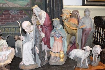 Nativity Set. Height Standing Statues 65 Cm. en plaster polychrome, Dutch 20th century (Anno 1930)