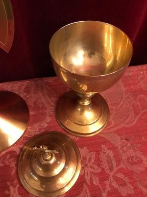 Altar - Set. Monstrance - Ciborium - Chalice. Paten And Lunela Full Silver. Measures: Monstrance style Art - Nouveau en Brass Gilt  / Silver, Dutch 20th century (  anno about 1950 )